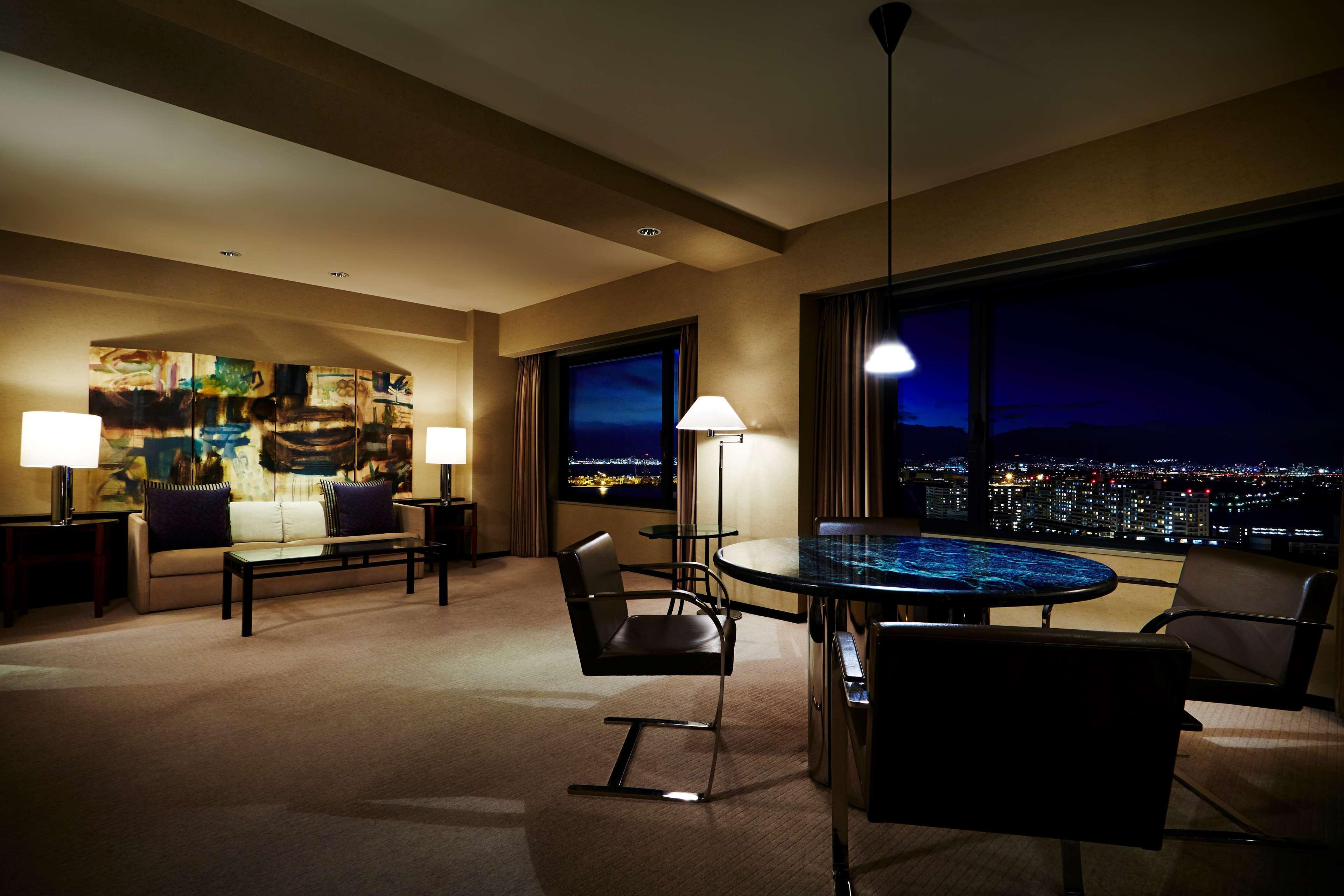 Hyatt Regency Osaka Hotell Exteriör bild